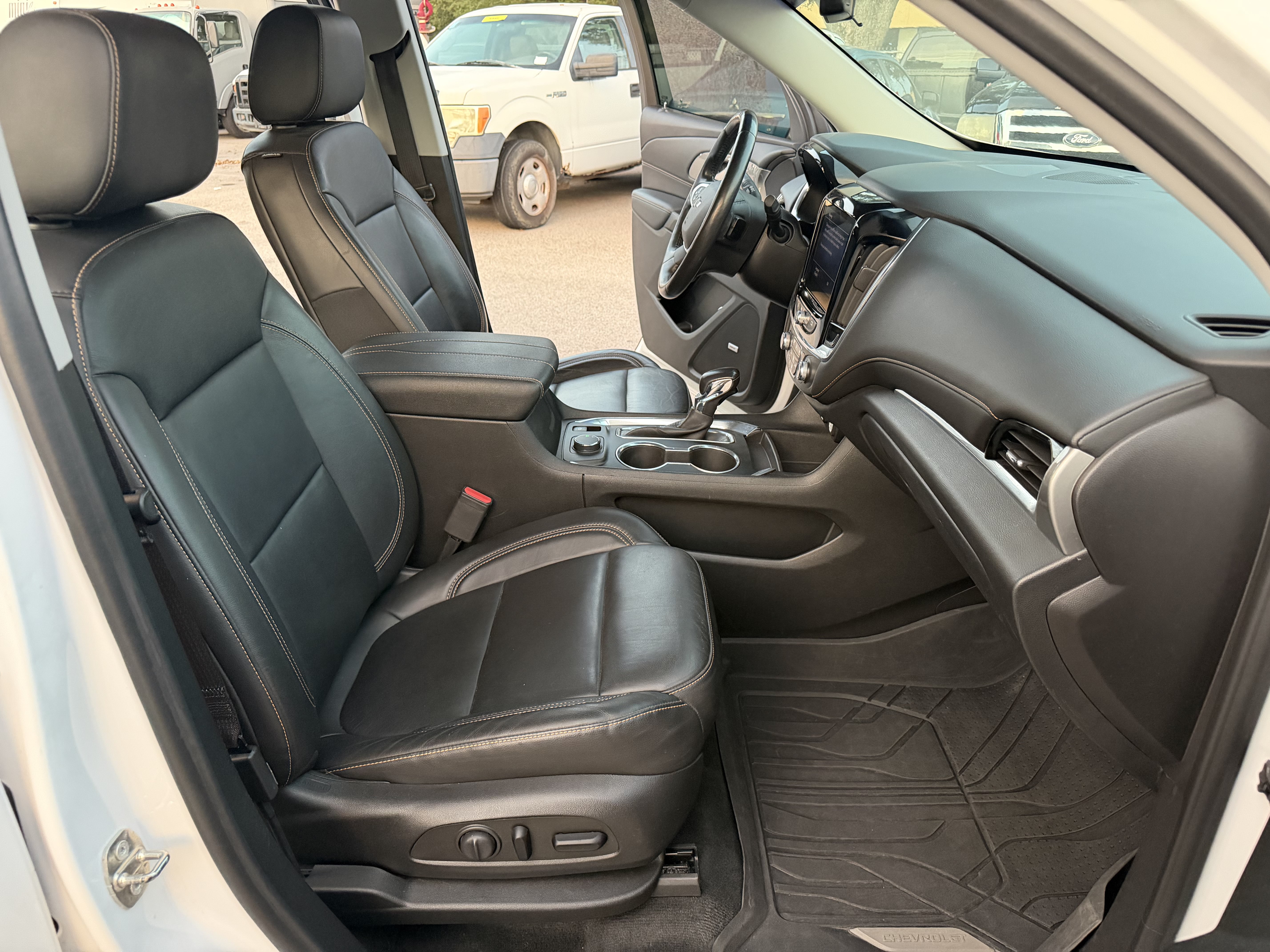 Used 2021 Chevrolet Traverse RS FWD image 33
