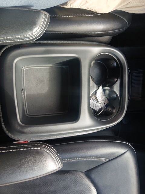 Used 2025 Chrysler Pacifica Select image 41