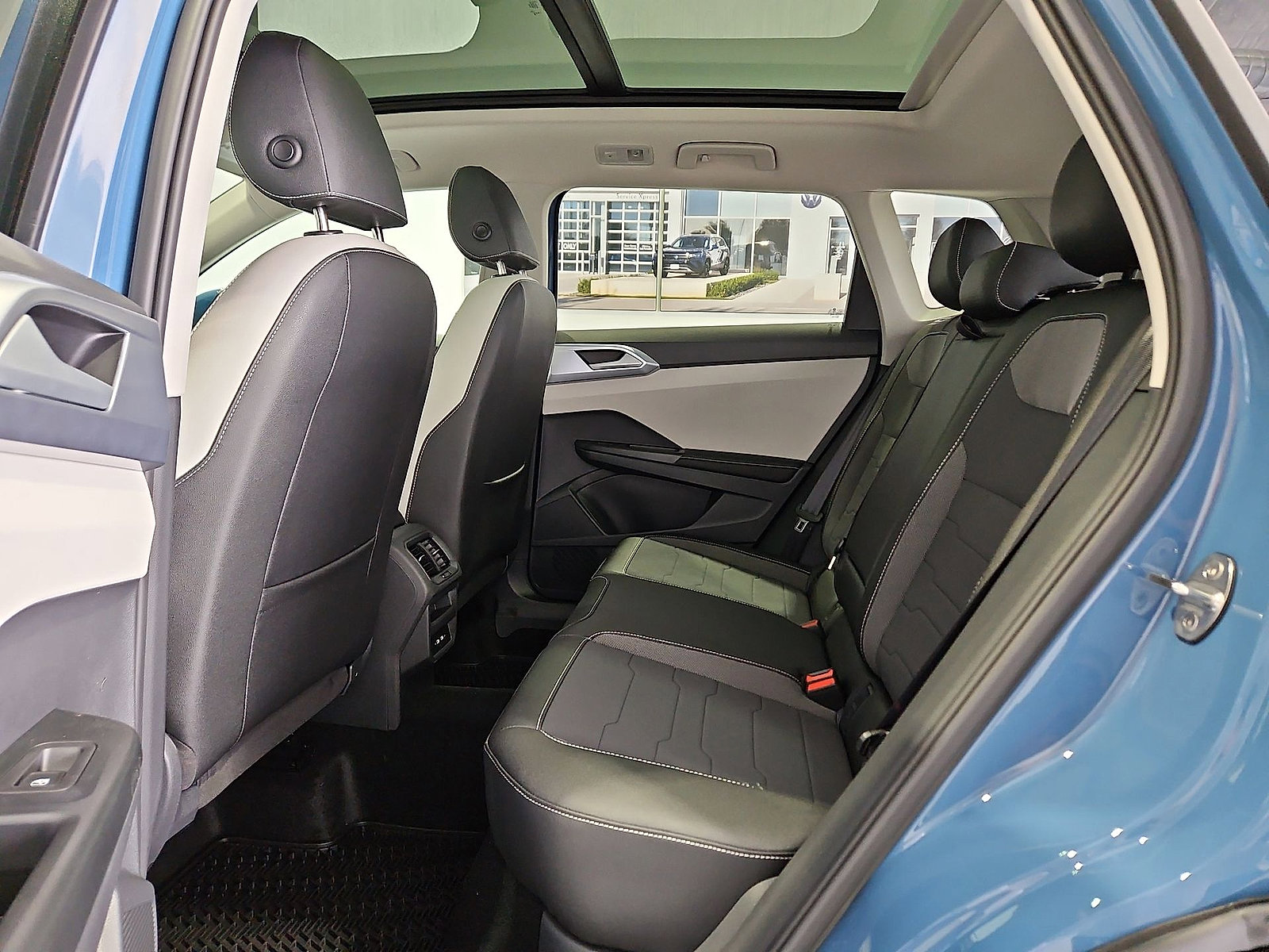 New 2026 Volkswagen Taos SE FWD image 13