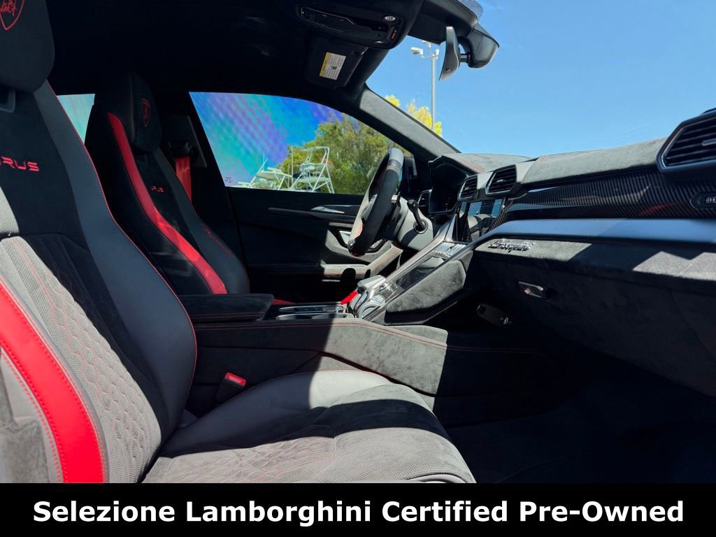 Used 2023 Lamborghini Urus Performante AWD/4WD image 40