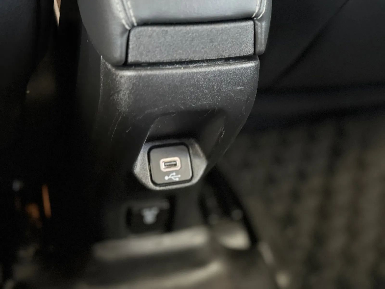 Used 2019 Jeep Renegade Limited w/ Safety and Security Group image 38