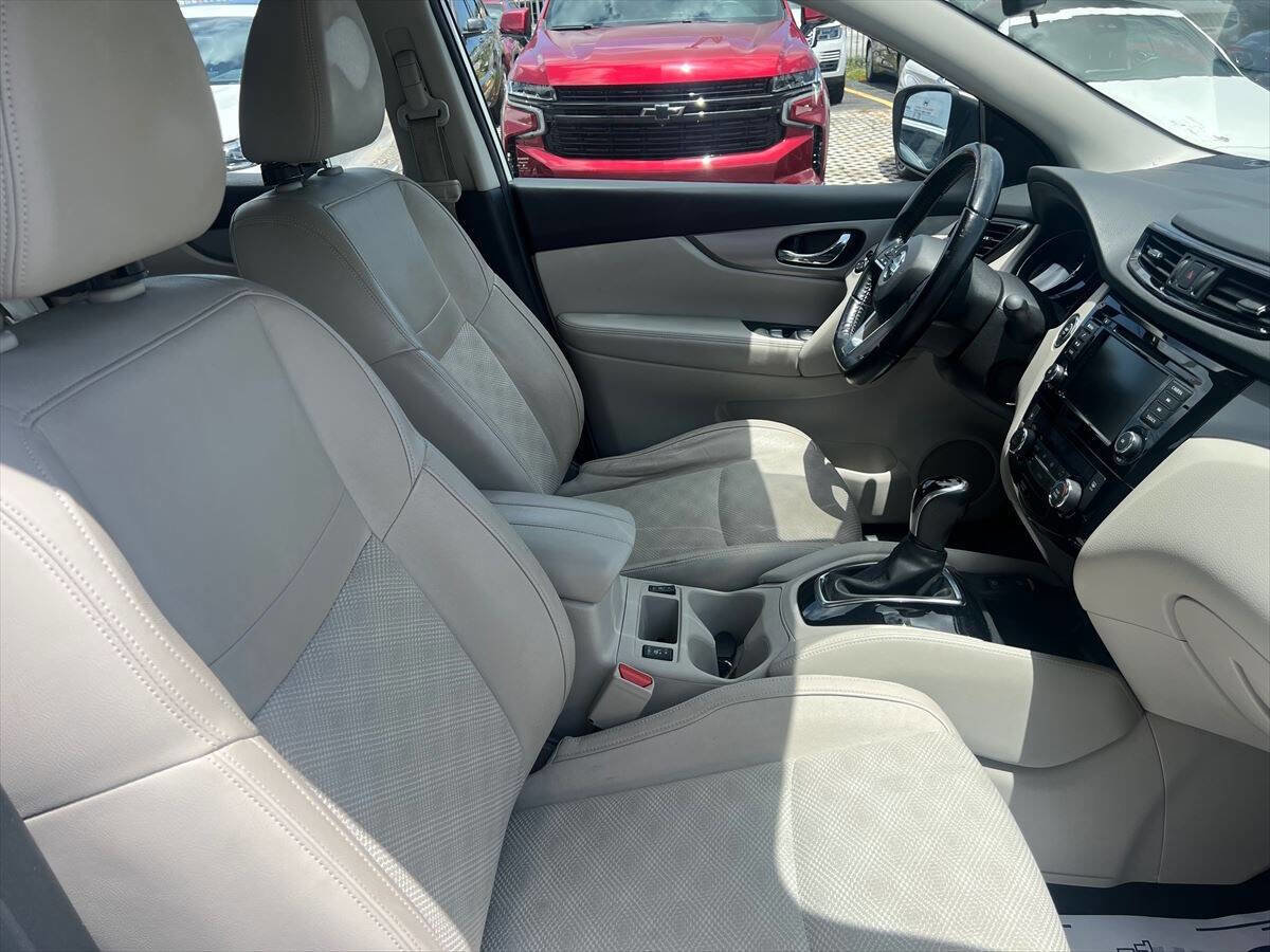 Used 2020 Nissan Rogue Sport SV w/ Technology Package AWD/4WD image 8