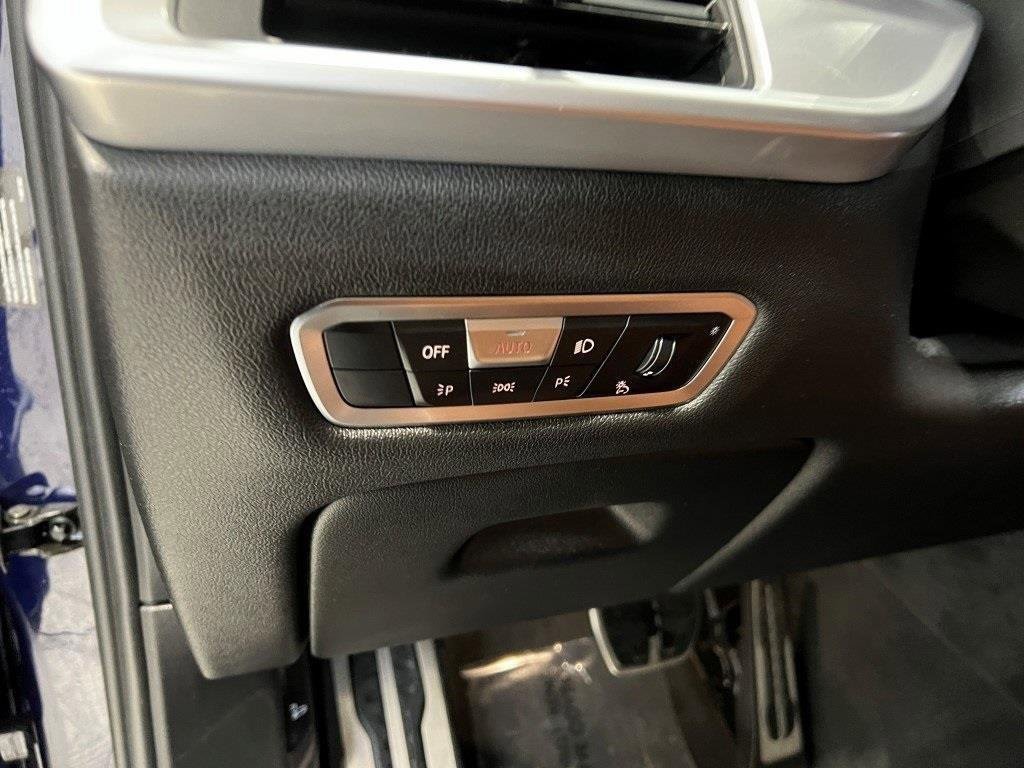 Used 2023 BMW X7 M60i w/ Executive Package image 37