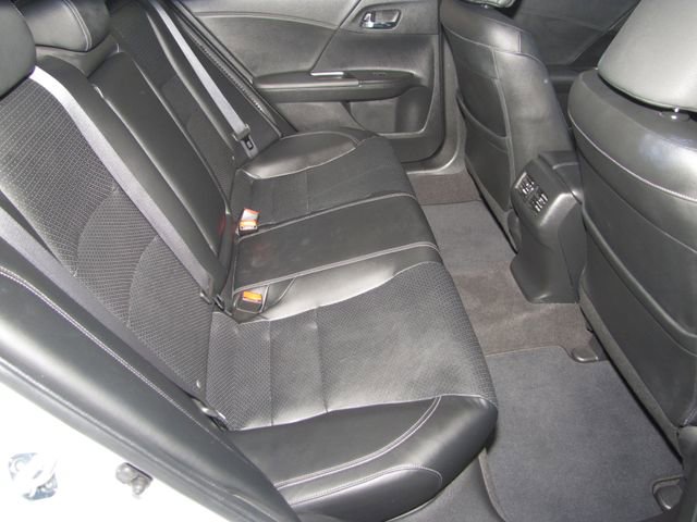 Certified 2017 Honda Accord EX-L image 19