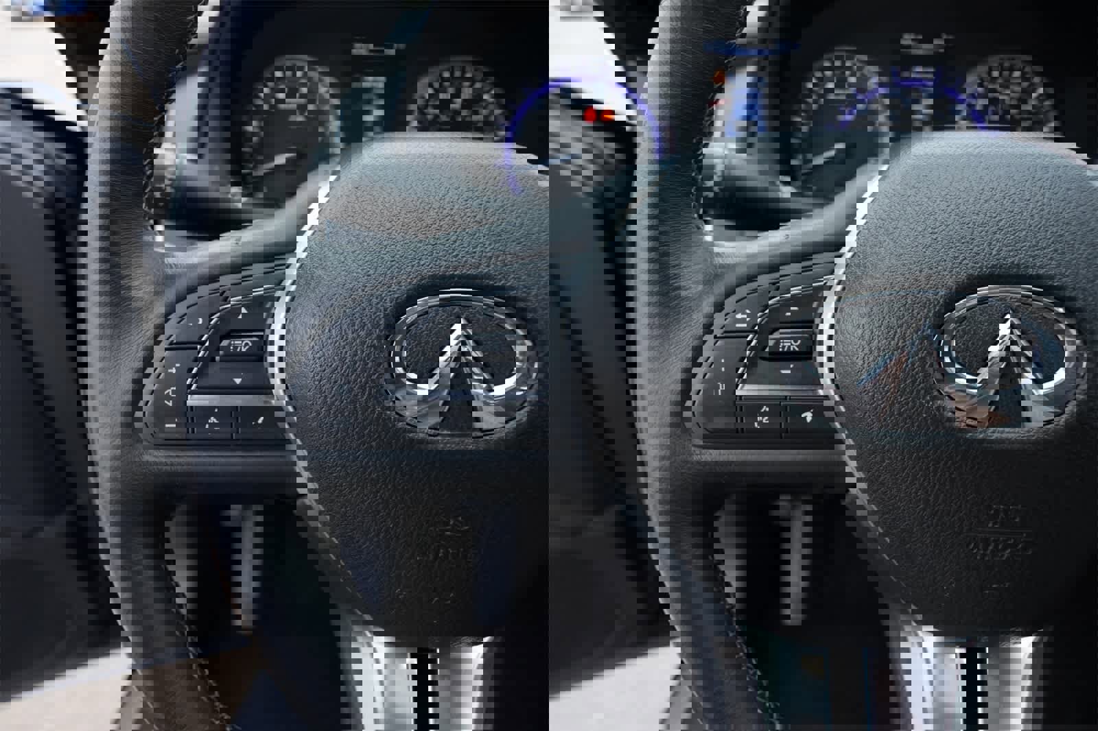 Used 2018 INFINITI Q60 3.0t Luxe w/ Cargo Package image 9