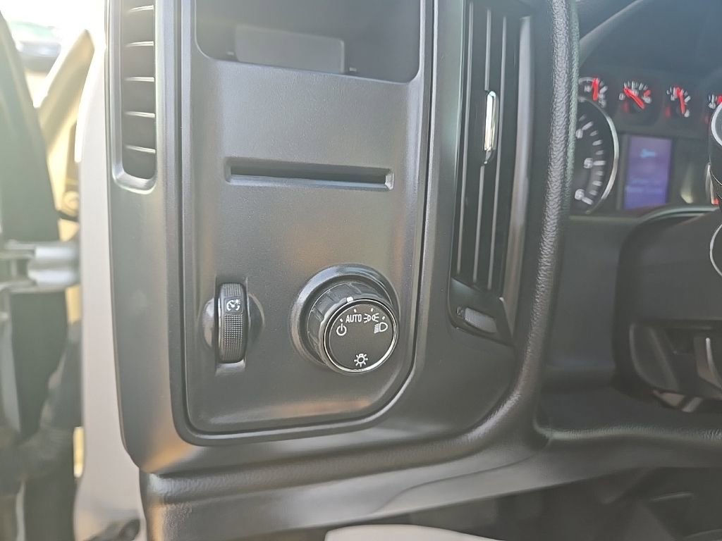 Used 2017 Chevrolet Silverado 1500 Custom w/ Custom Convenience Package image 13