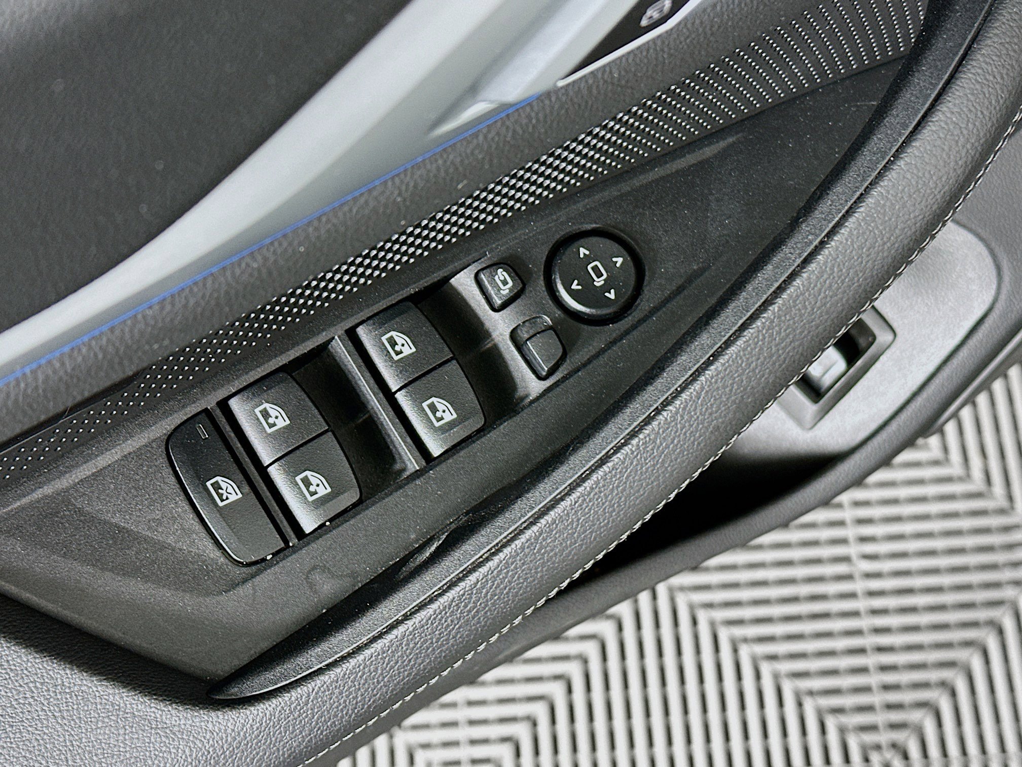 Used 2025 BMW i4 xDrive40i image 15