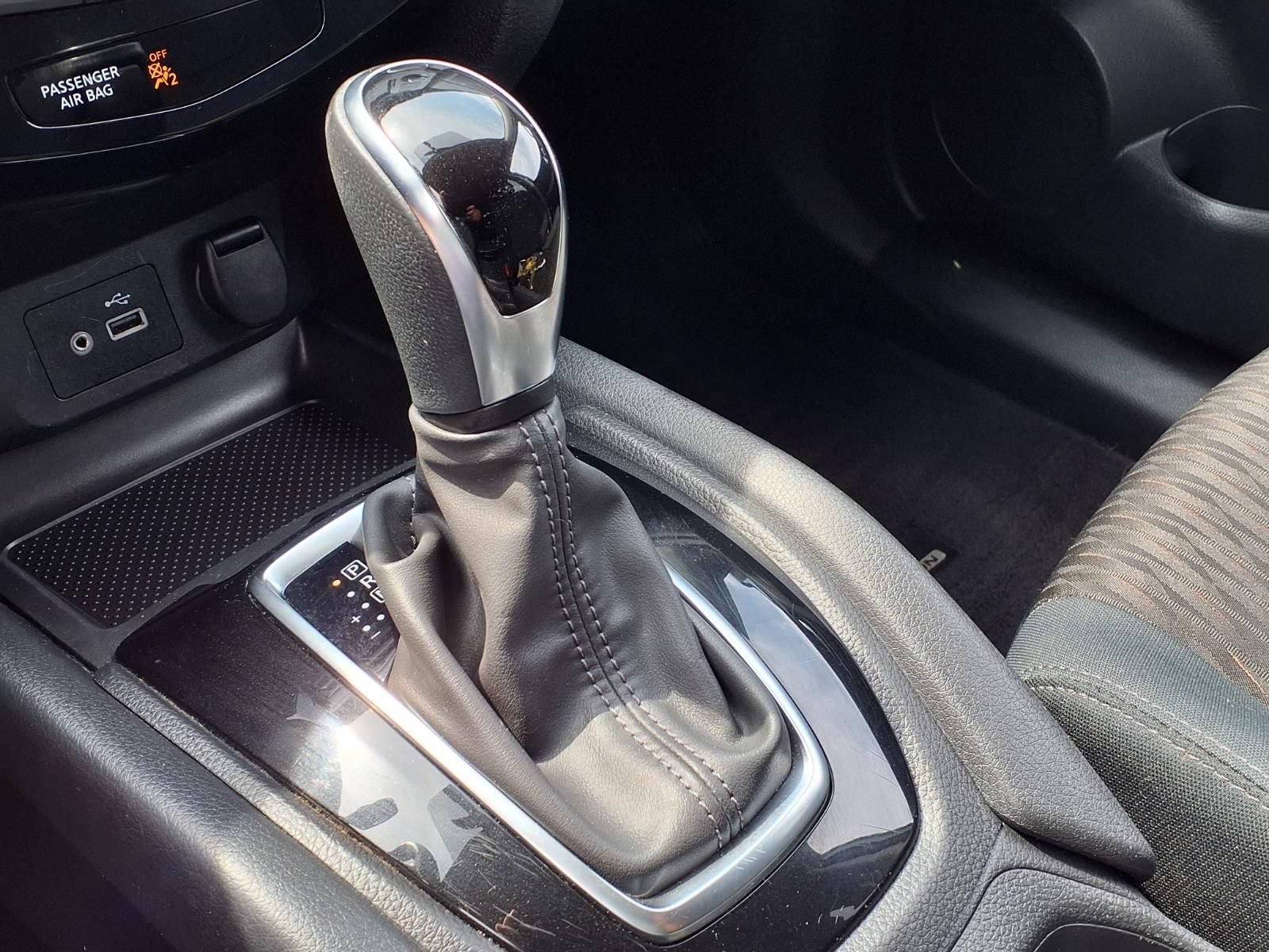 Used 2018 Nissan Rogue SV AWD/4WD image 24