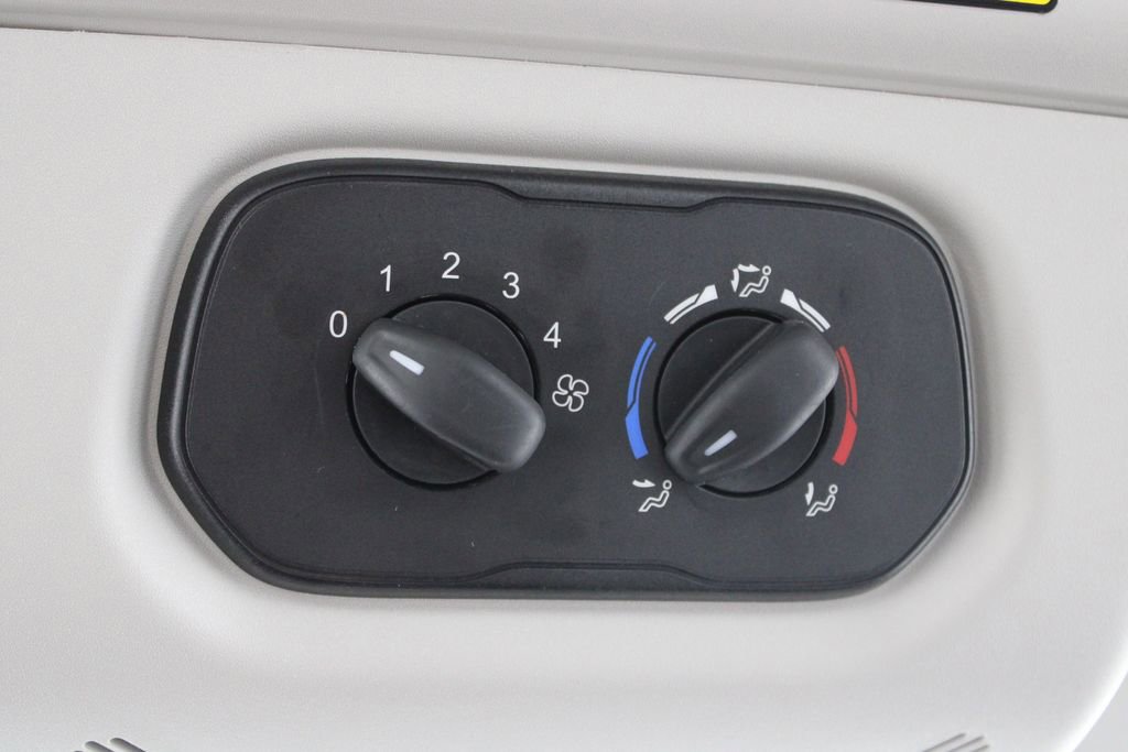 Used 2018 Ford Transit 350 XL image 46