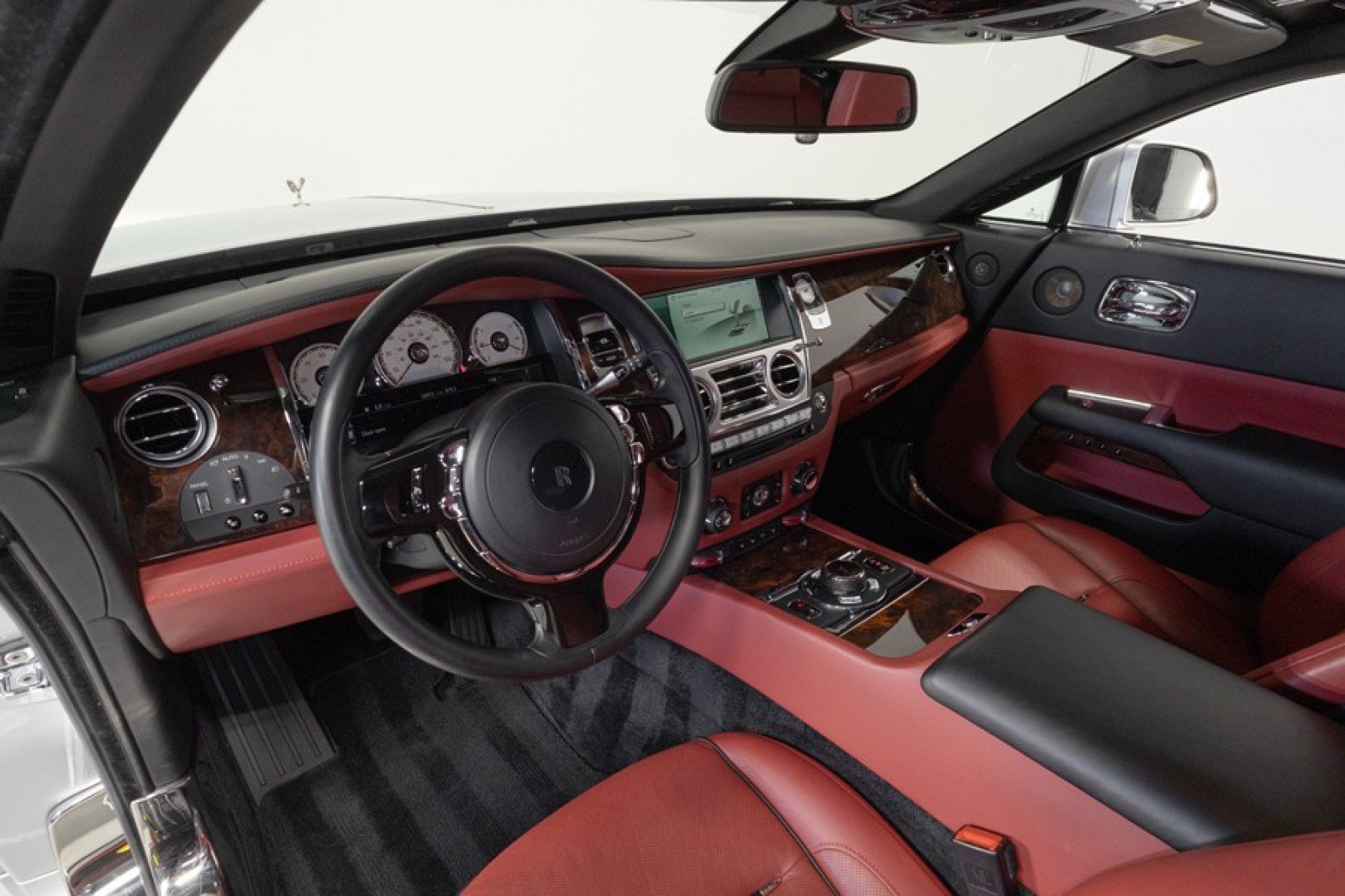 Used 2016 Rolls-Royce Wraith RWD image 6