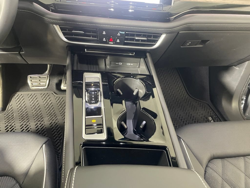 New 2026 Volkswagen Atlas SEL Premium R-Line AWD/4WD image 17