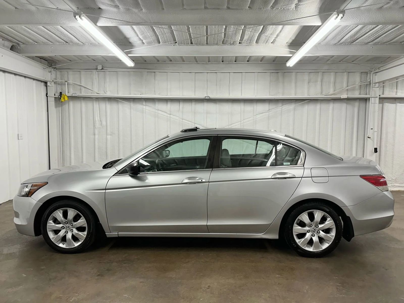 Used 2009 Honda Accord EX-L image 9