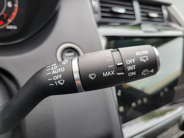Used 2024 Jaguar E-PACE R-Dynamic SE AWD/4WD image 34