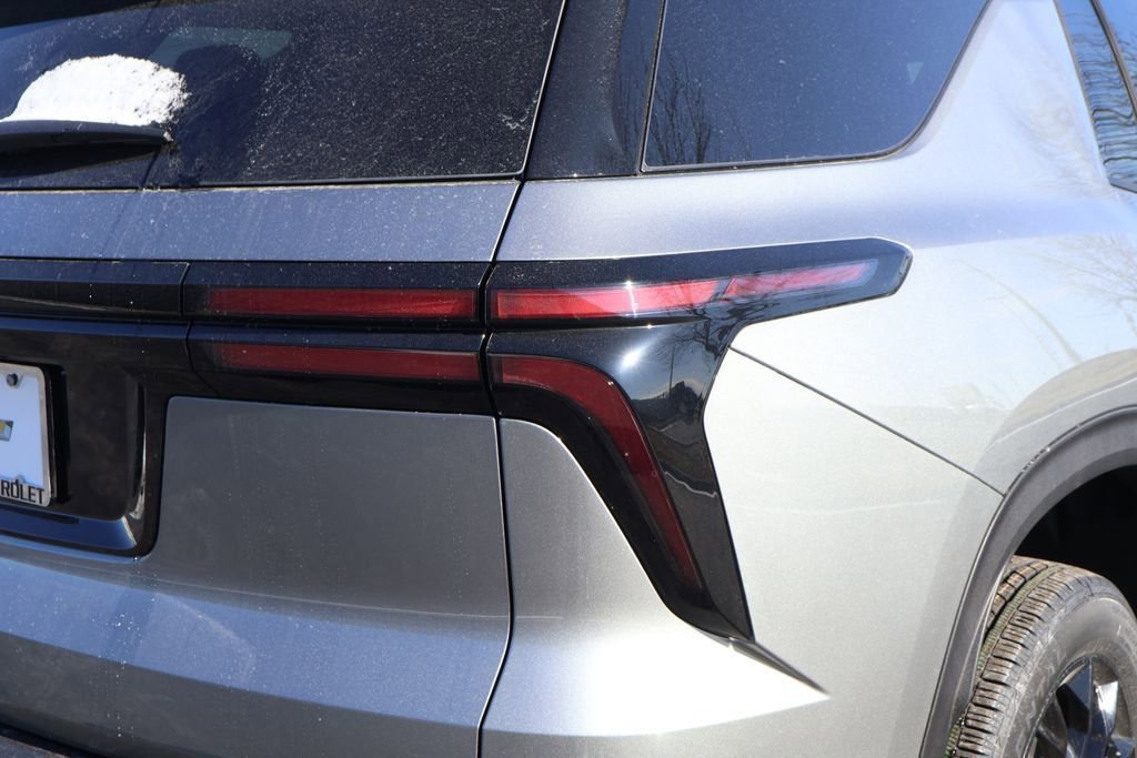 New 2026 Chevrolet Traverse LT w/ Midnight/Sport Edition FWD image 7