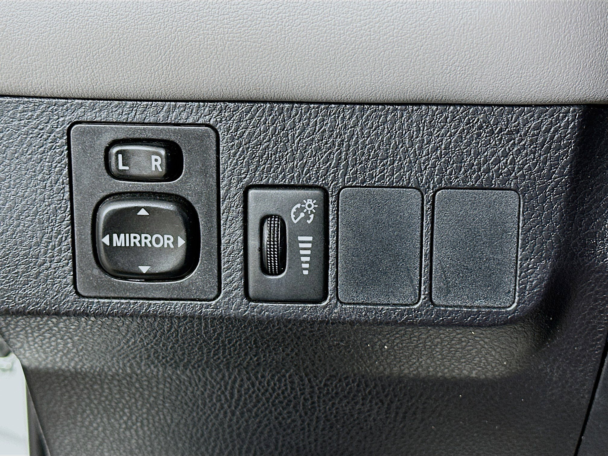 Used 2016 Toyota RAV4 XLE image 17