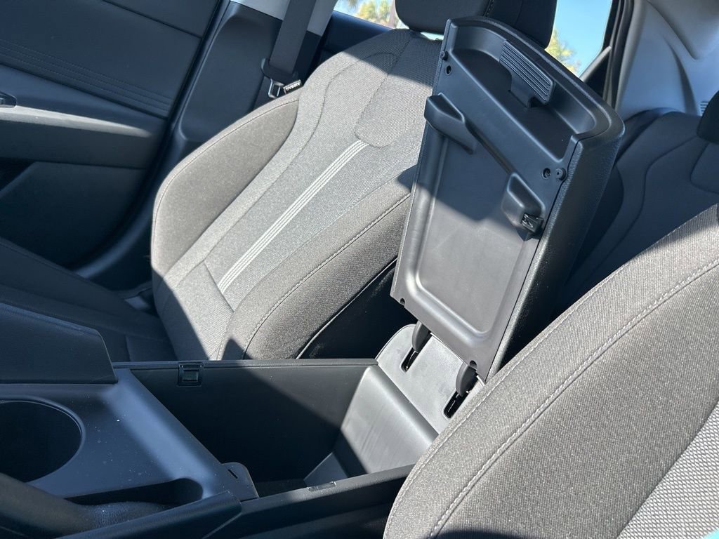 Used 2025 Hyundai Elantra SE image 36