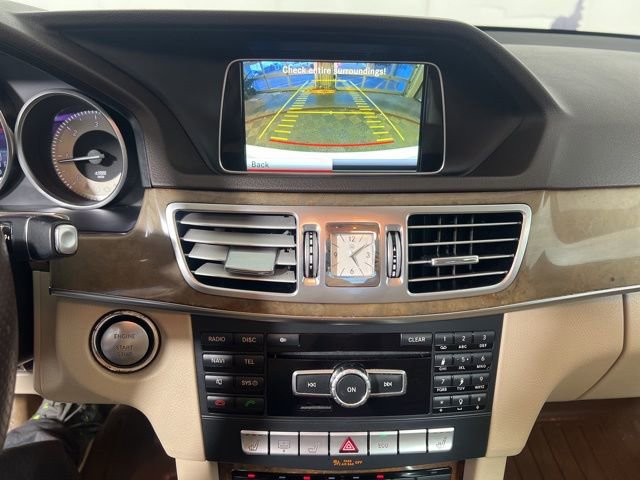 Used 2014 Mercedes-Benz E 250 BlueTEC Sedan image 19