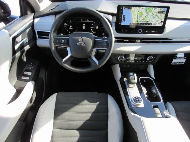 New 2025 Mitsubishi Outlander SE AWD/4WD image 11