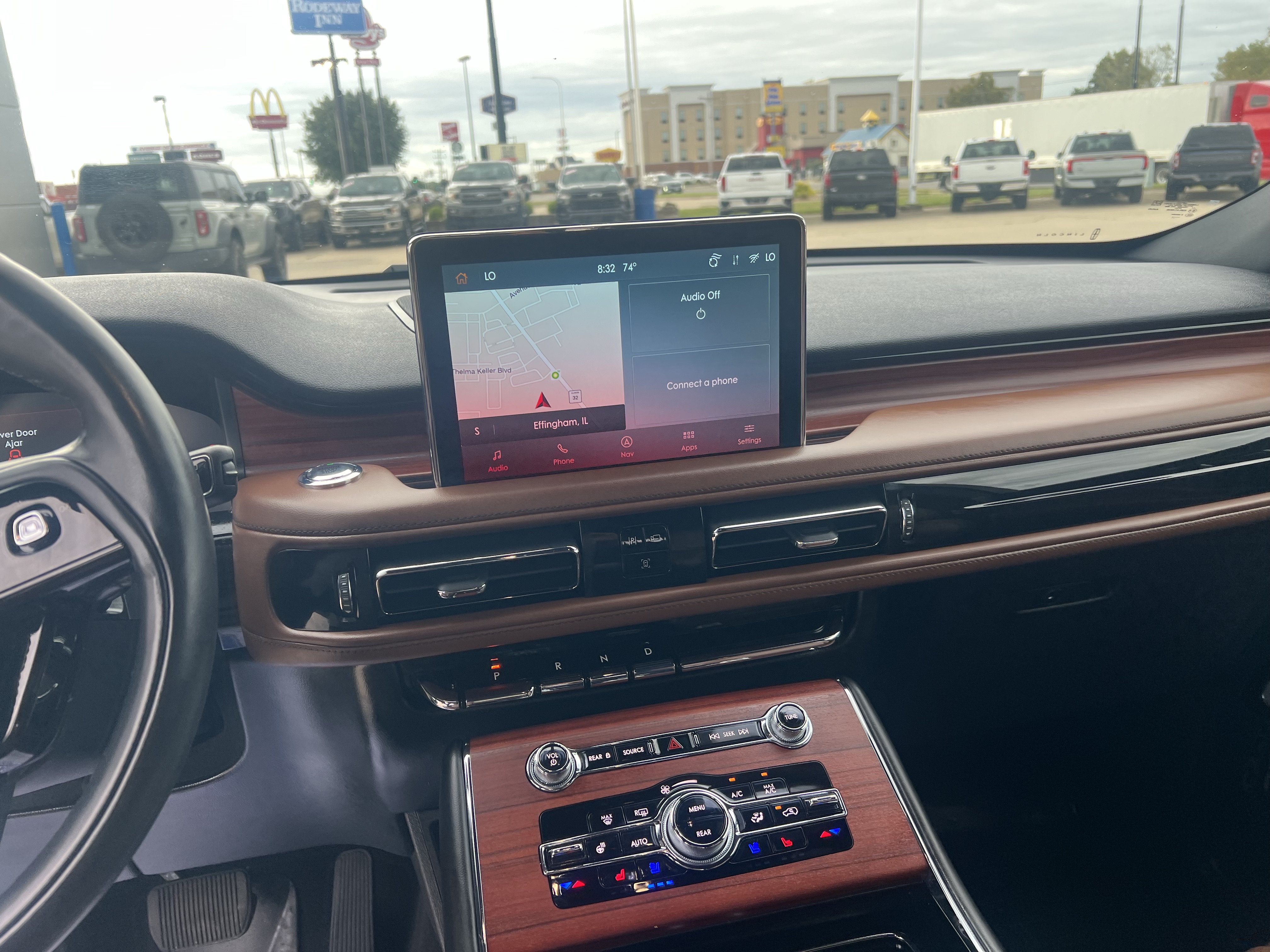 Used 2023 Lincoln Aviator Reserve w/ Equipment Group 201A AWD/4WD image 20