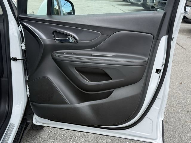 Used 2022 Buick Encore Preferred w/ Safety Package FWD image 31