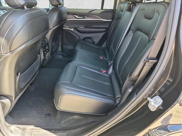 Used 2024 Jeep Grand Cherokee Limited w/ Black Appearance Package AWD/4WD image 20