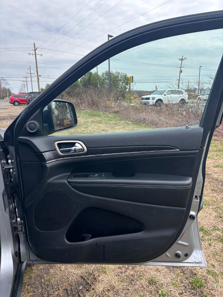 Used 2014 Jeep Grand Cherokee Limited image 26