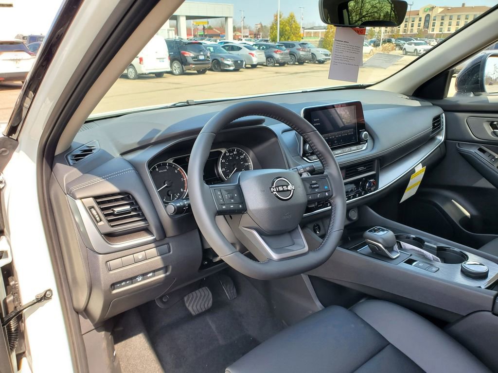 New 2026 Nissan Rogue SV AWD/4WD image 19