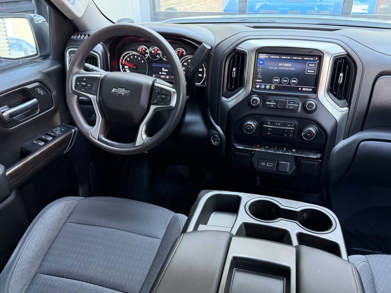 Used 2020 Chevrolet Silverado 1500 RST w/ RST Value Package AWD/4WD image 26