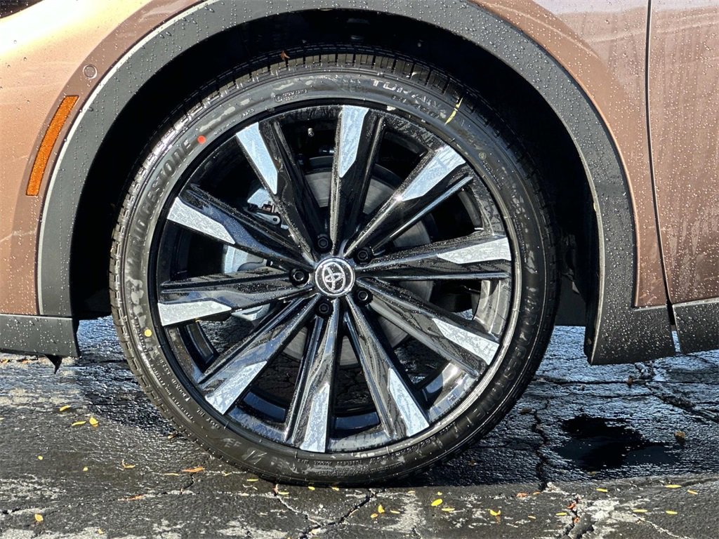 New 2026 Toyota Crown Platinum image 8