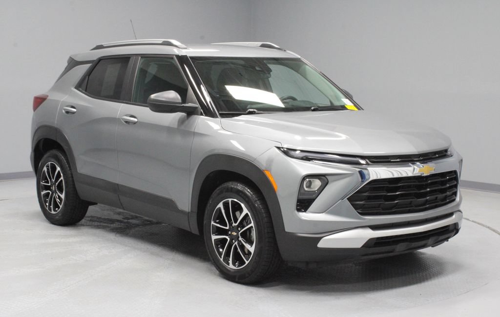Used 2025 Chevrolet TrailBlazer LT w/ LT Cold Weather Package