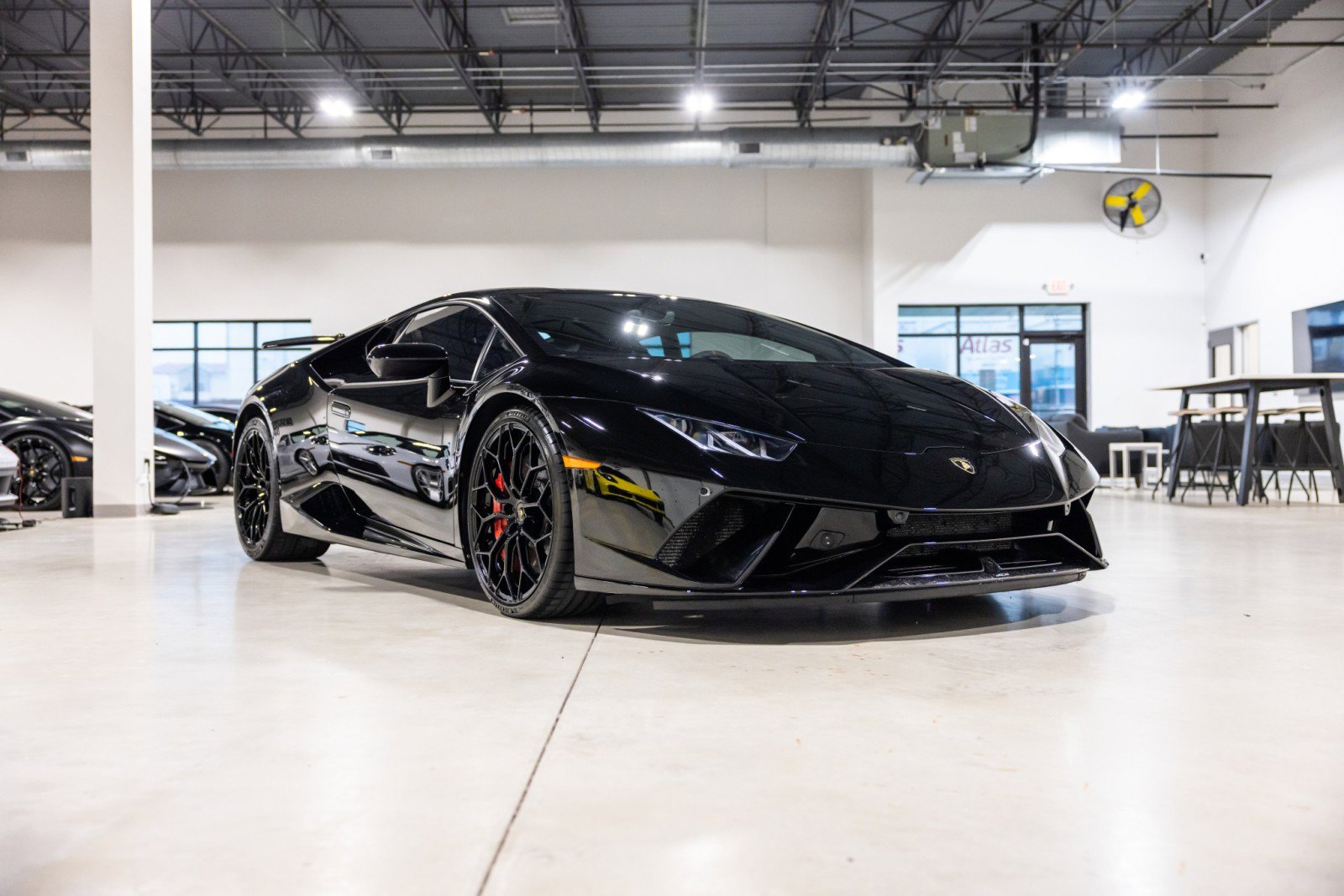 Used 2018 Lamborghini Huracan Performante AWD/4WD image 3