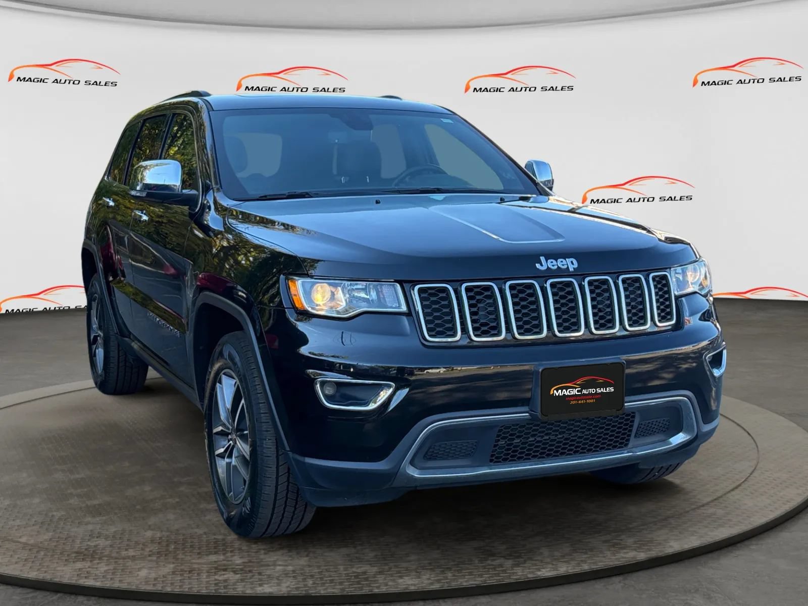 Used 2021 Jeep Grand Cherokee Limited AWD/4WD image 5