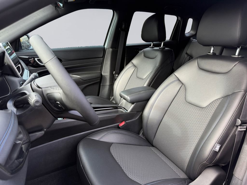 New 2026 Jeep Compass Latitude image 10