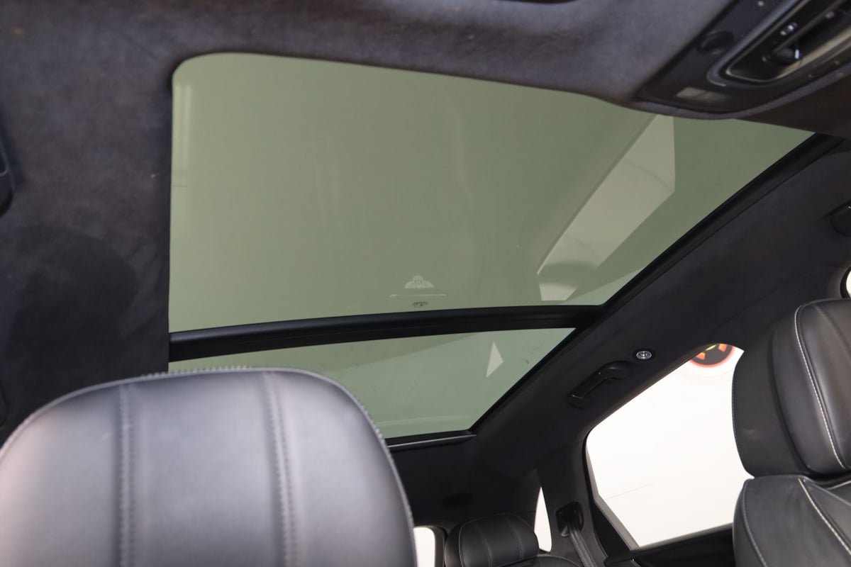 Used 2018 Bentley Bentayga AWD/4WD image 11