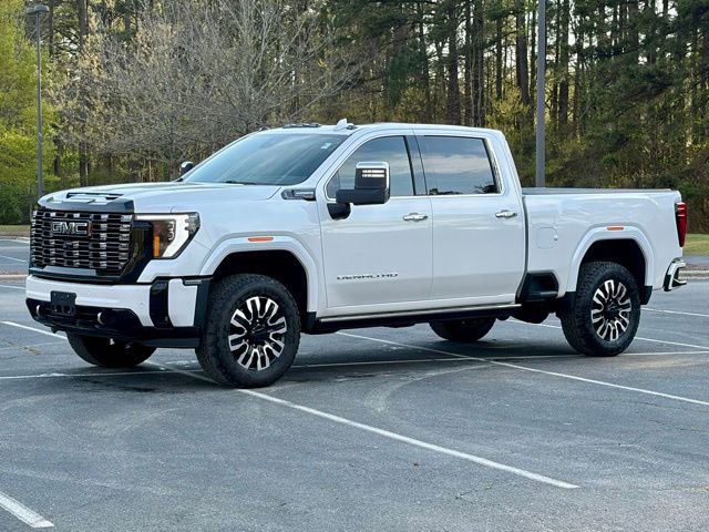 Used 2025 GMC Sierra 2500 Denali Ultimate image 2