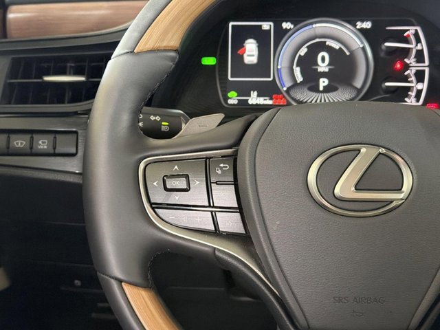 Certified 2025 Lexus ES 300h Ultra Luxury FWD image 15