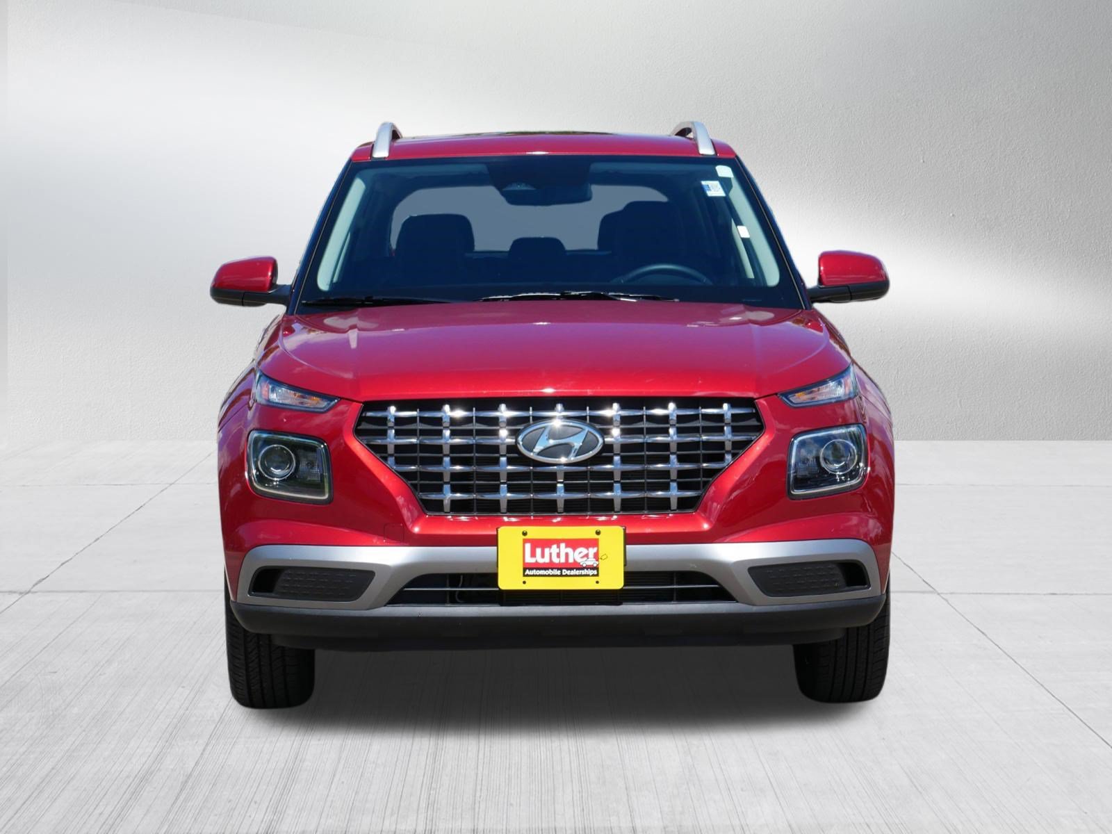 Used 2026 Hyundai Venue SEL FWD image 2
