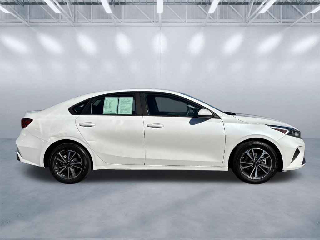 Used 2023 Kia Forte LXS FWD image 3