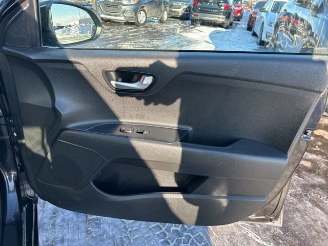 Used 2022 Kia Rio LX image 36
