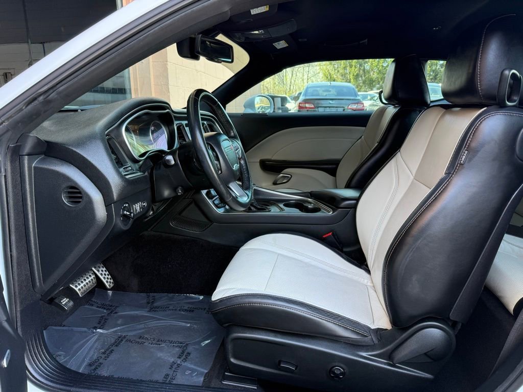 Used 2018 Dodge Challenger SXT Plus RWD image 9