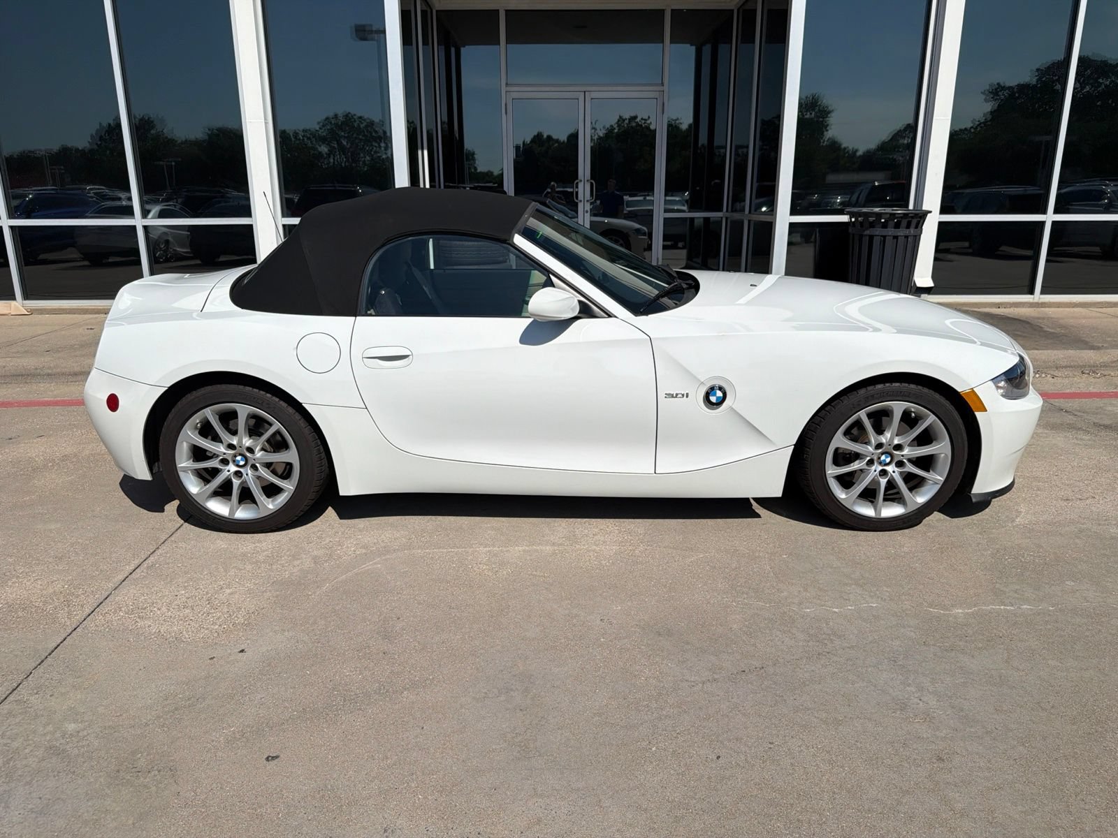 Used 2007 BMW Z4 3.0i RWD image 5