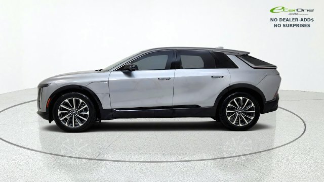 Used 2024 Cadillac Lyriq Sport RWD image 5