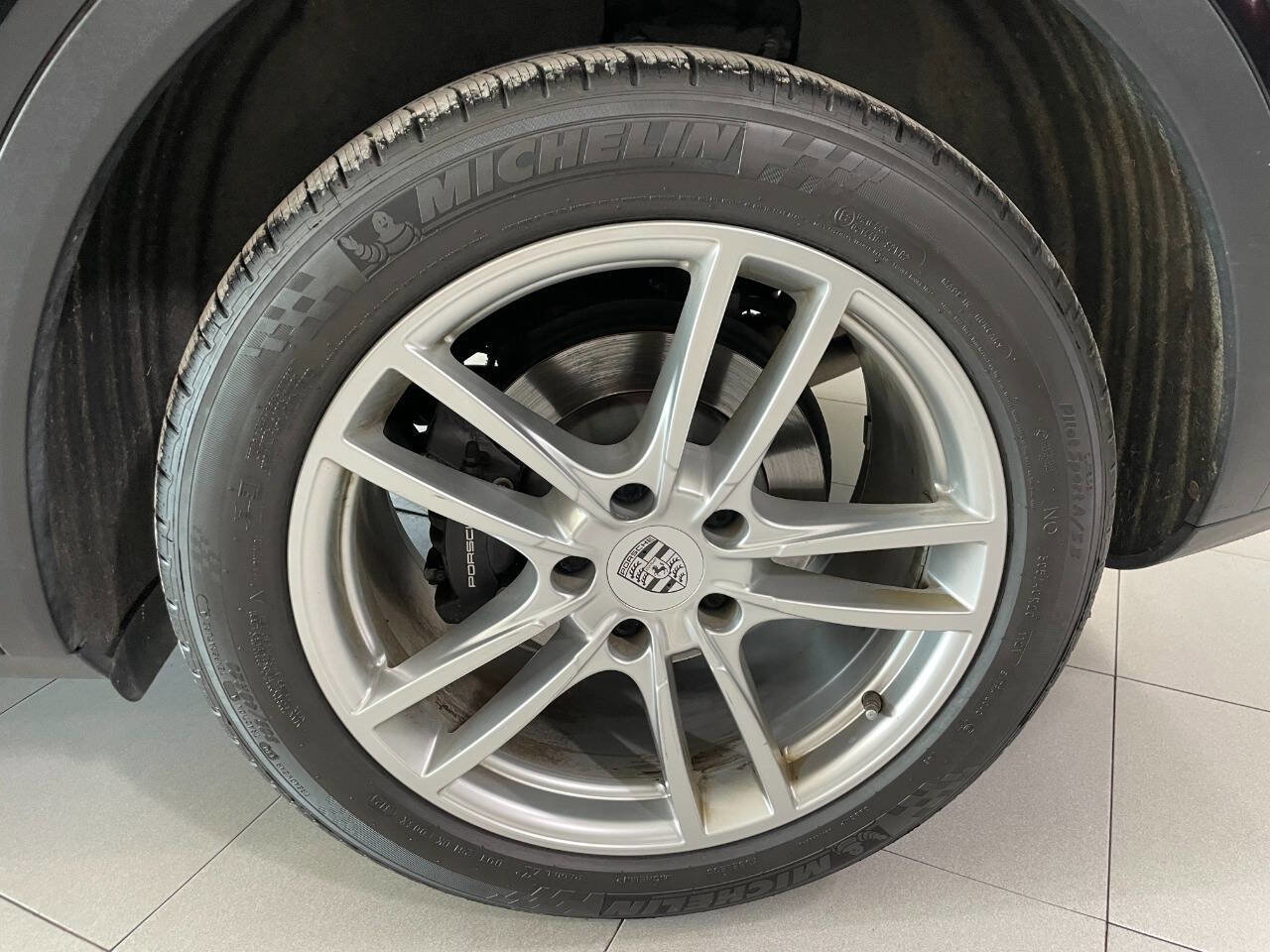Used 2019 Porsche Cayenne image 13