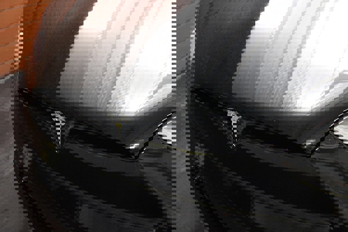 Used 2023 Tesla Model X image 3