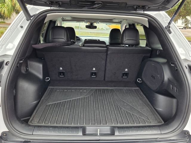 Used 2020 Jeep Cherokee Limited image 13