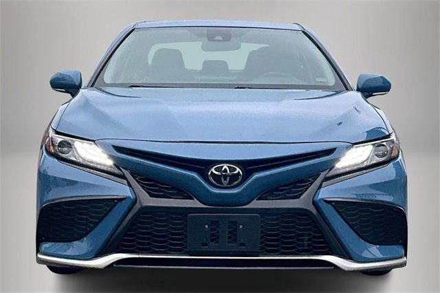 Used 2023 Toyota Camry XSE image 3