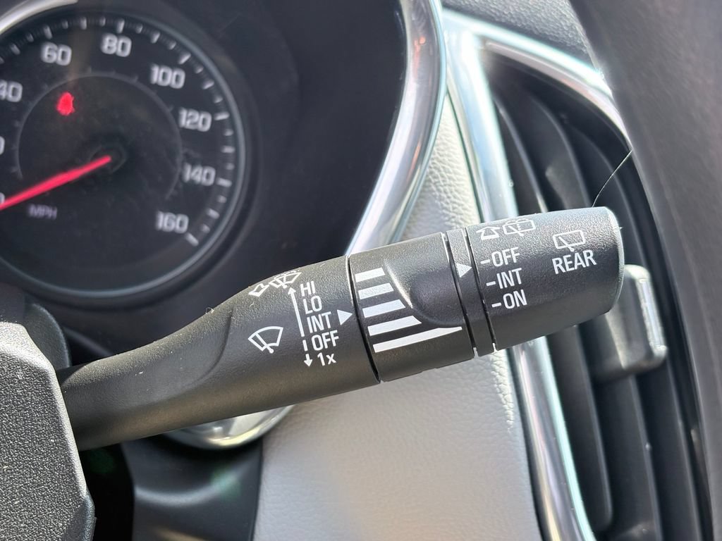 Used 2023 Chevrolet Equinox LS w/ LS Convenience Package FWD image 17