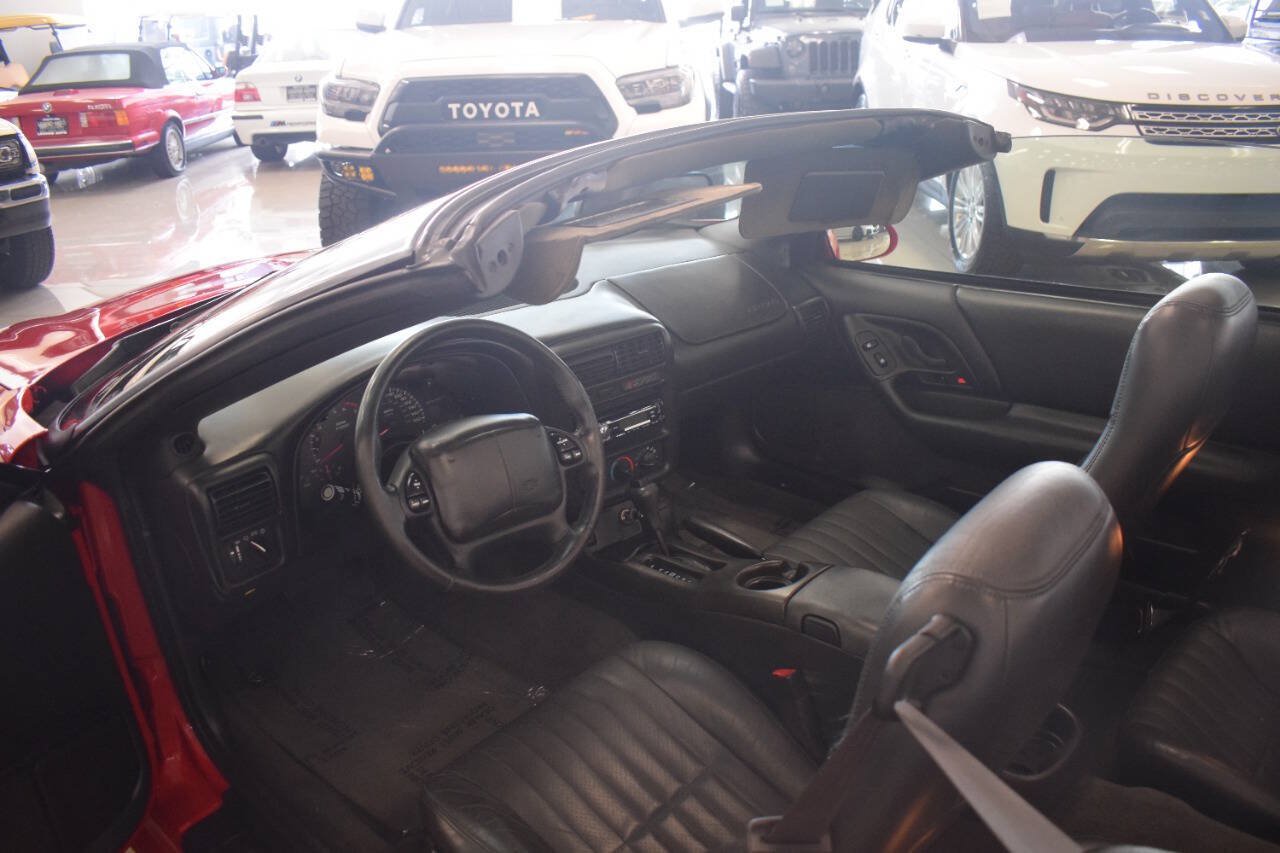 Used 2002 Chevrolet Camaro Z28 RWD image 40