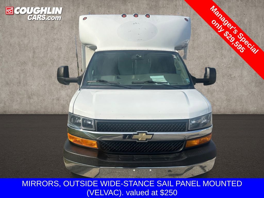 Used 2019 Chevrolet Express 4500 w/ Power Convenience Package image 6