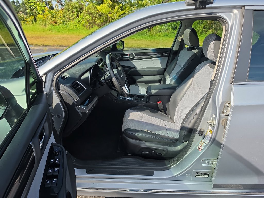 Used 2017 Subaru Legacy 2.5i Sport AWD/4WD image 9